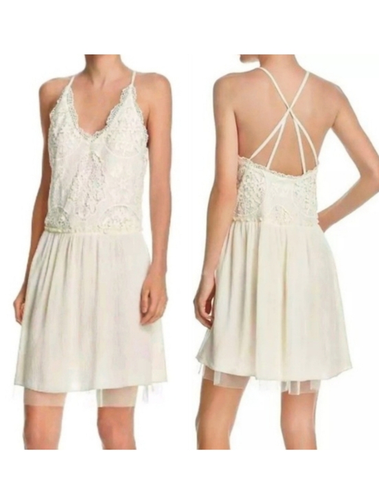 Freeway Dresses & Skirts - NWT FREEWAY Stunning lace & Layered chiffon strappy dress S $68